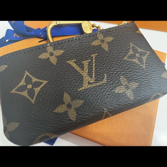 NWT Authentic Louis Vuitton LV Monogram Key Pouch Cles - Picture 2 of 5